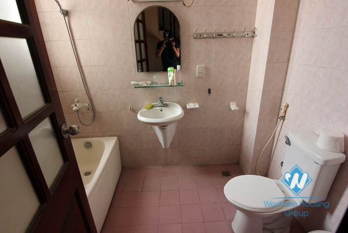 Lake view and Nice house  for rent in Tay Ho area